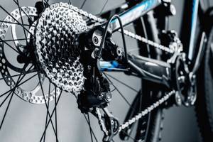 Fahrradkette, welche mit einem Drehmomentschlüssel bearbeitet werden kann