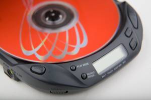 discman-mit-netzteil