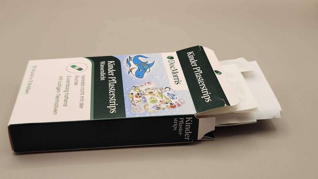 Pflaster-Test: Kinder-Pflasterstrips von Doc Morris befinden sich in einer Verpackung mit 20 Stück.