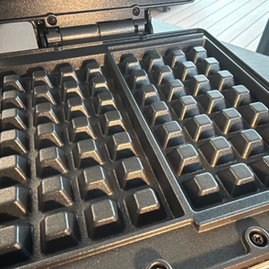 Die Formen im Domo-Waffelautomat.