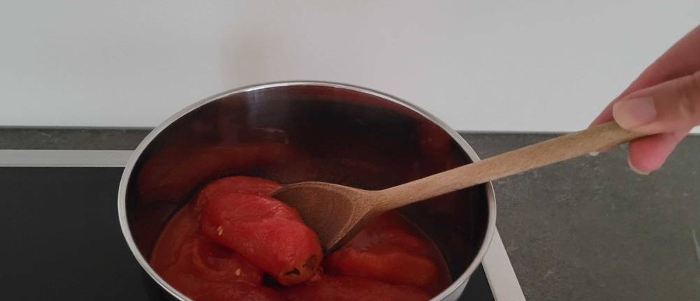 dosentomaten im Topf 