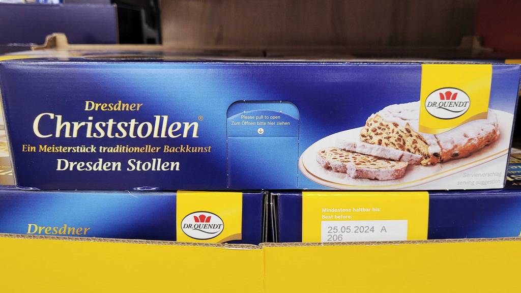 Christstollen im Test: Auf der Verpackung ist der Dresdner Christstollen von Dr. Quendt abgebildet.