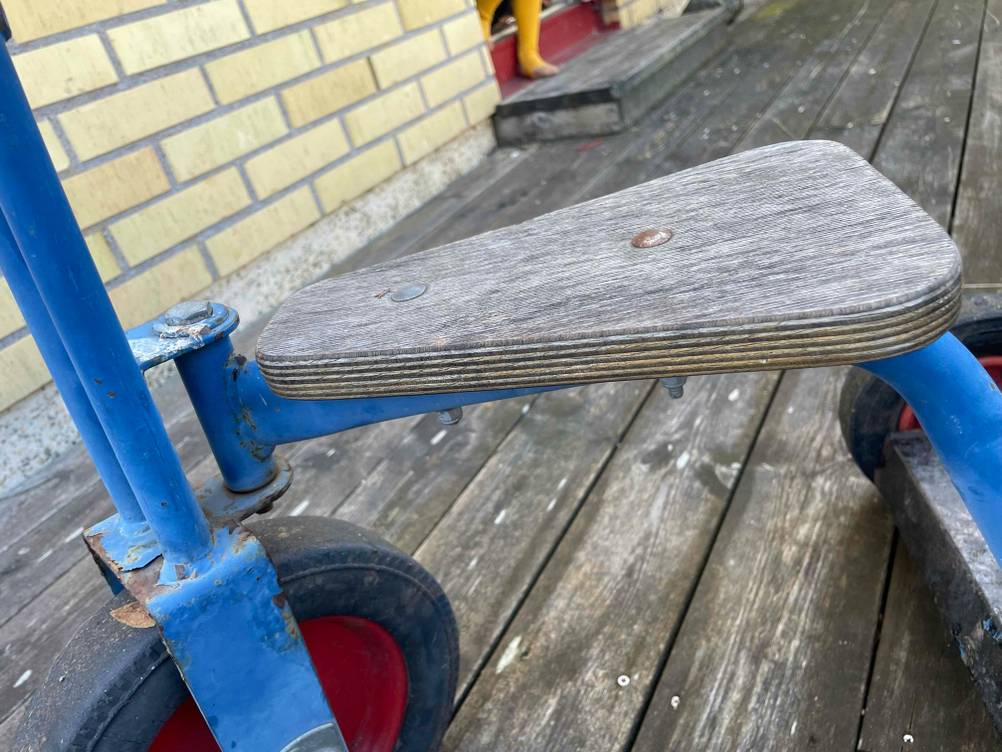Dreirad getestet: Nahaufnahme der Sitzfläche von der Seite.