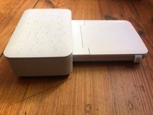 getesteter hp drucker auf einem holztisch