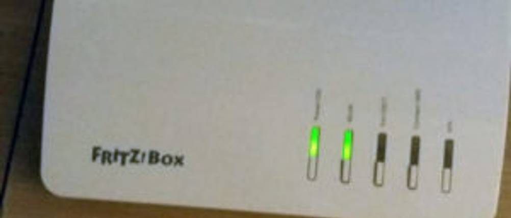 DSL-Modem Fritz!Box 7590 AX der Marke AVM.