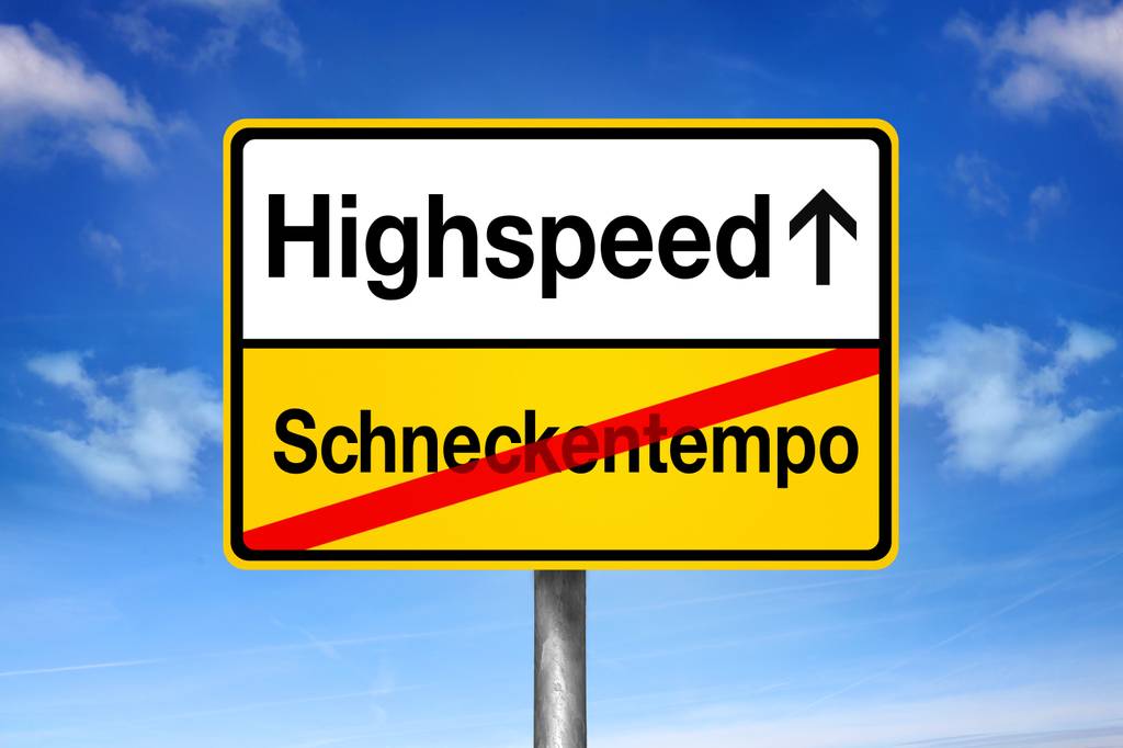 Eine grafische Darstellung eines Verkehrsschilds: oben 