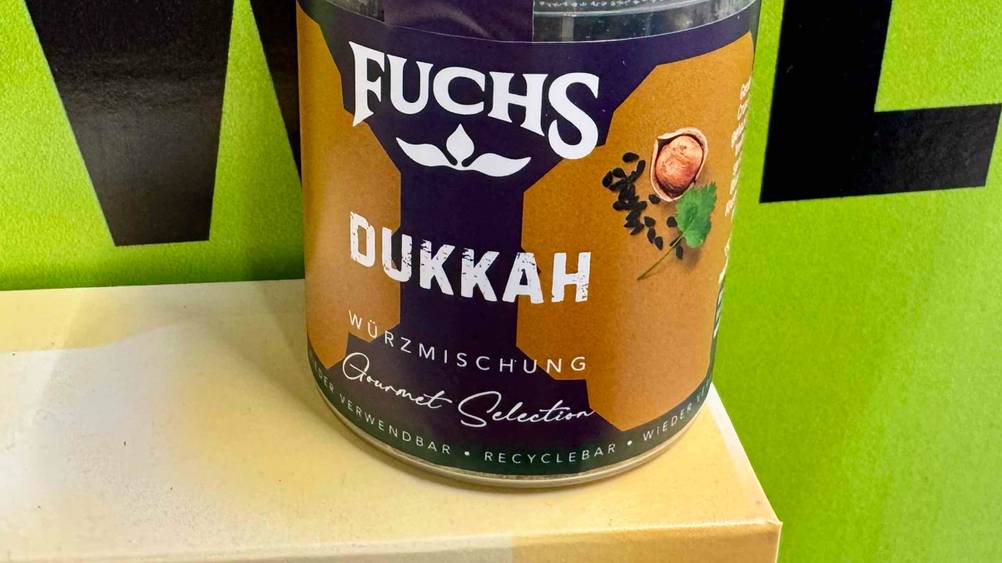 Dukkah getestet: Nahaufnahme der Verpackung mit Logo und Artikelbezeichnung.