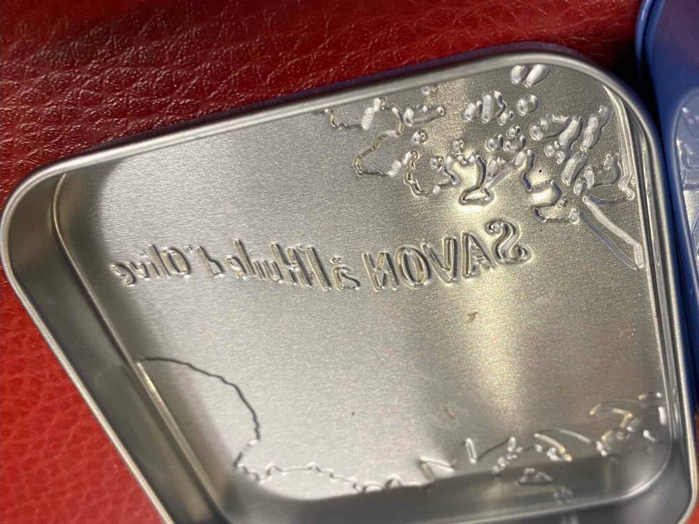 Duschseife getestet: Nahaufnahme der Innenseite des Deckel.
