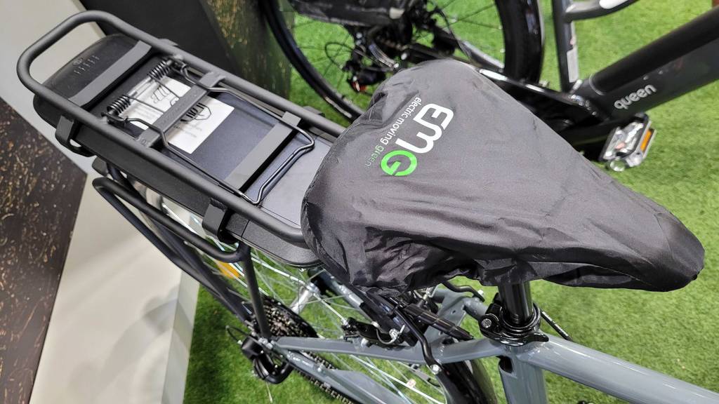 Sattel von einem getesteten E-Bike-für Herren.