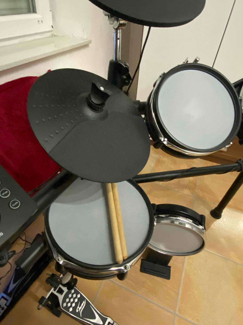 Ein getestetes E-Drums-Set mit USB-Anschluss.