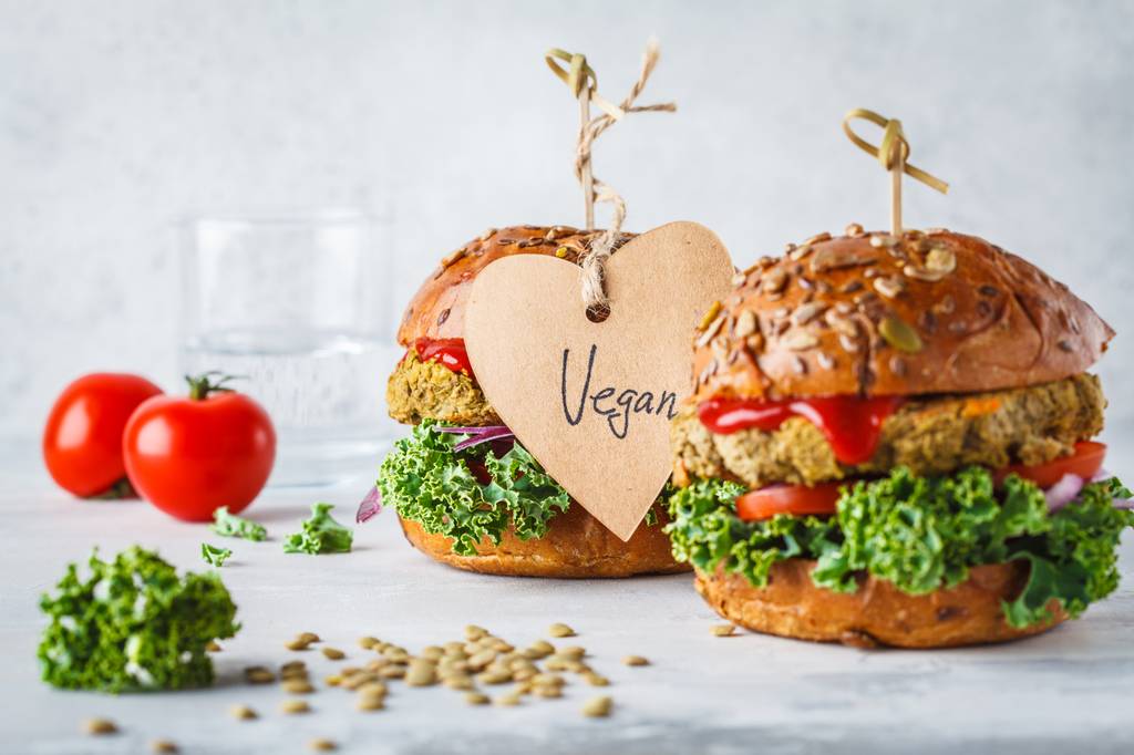 Ei-Ersatz-Test: Zwei vegane Burger. 