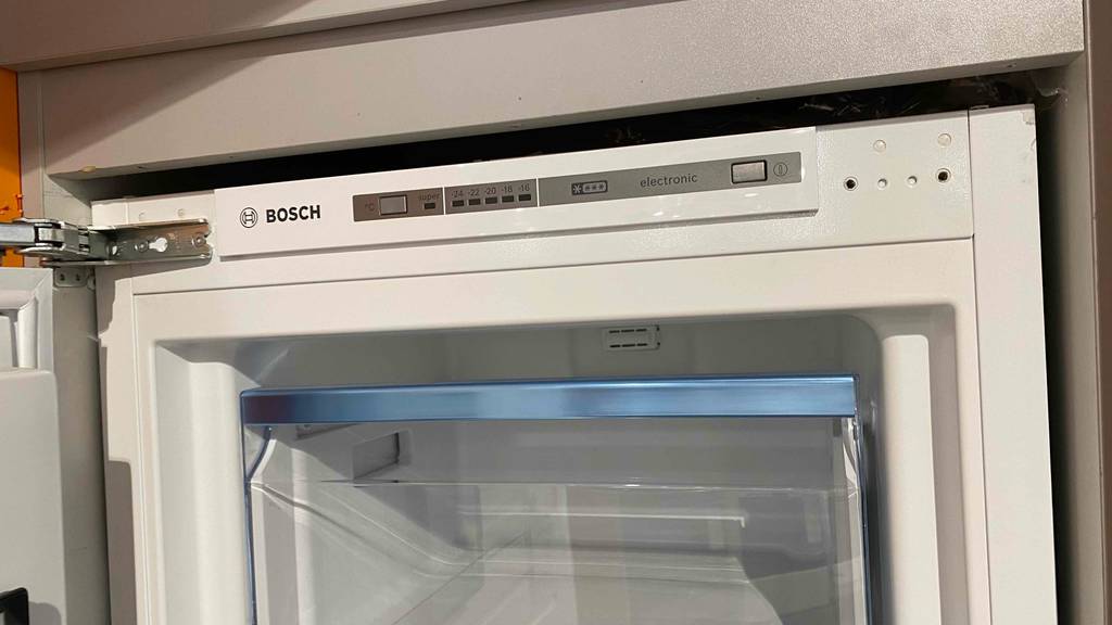Temperatureinstellungen von einem getesteten Einbau-Gefrierschrank.