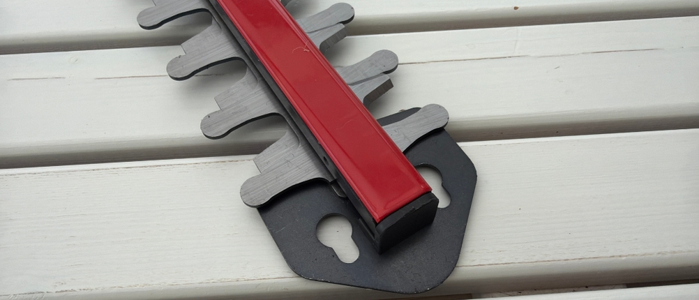 An der Spitze der Einhell ARCURRA 18/55 befindet sich ein Loch zum Aufhängen