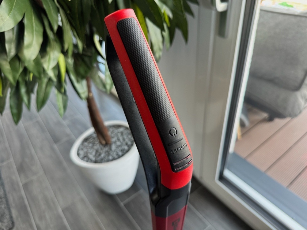 Der Griff des Einhell CLEANEXXO in Nahaufnahme