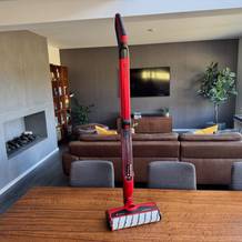 Der Einhell CLEANEXXO steht auf einem Tisch