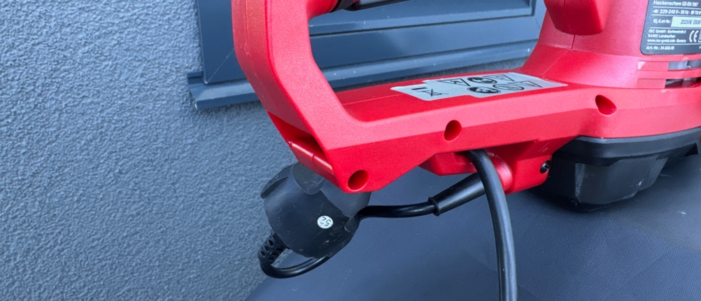 Die Kabelführung der Einhell GE-EH 7067 in Nahaufnahme.