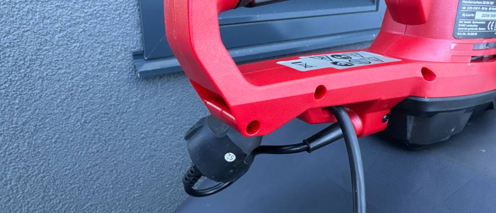 Die Kabelführung der Einhell GE-EH 7067 in Nahaufnahme.