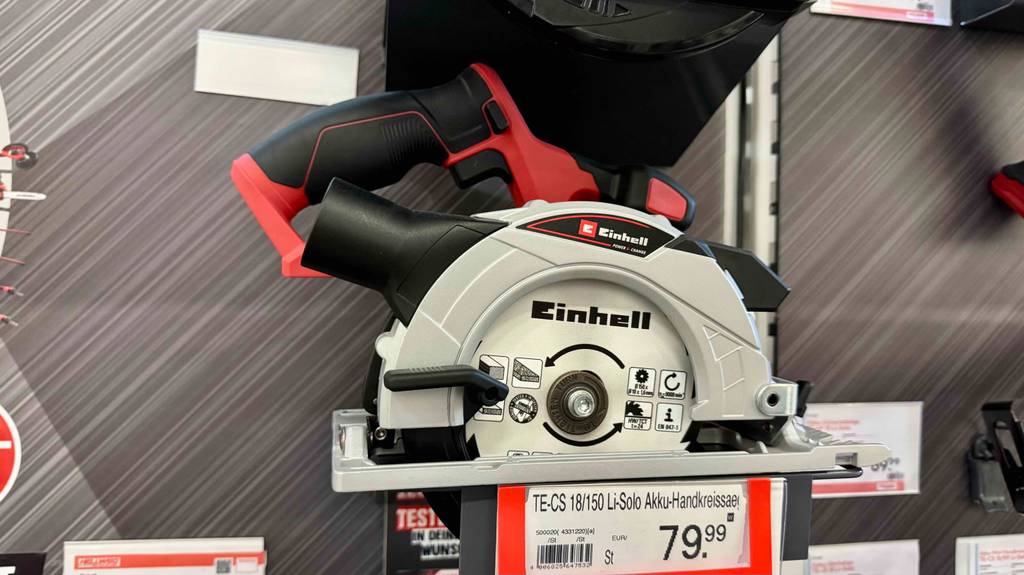 Frontansicht einer Einhell-Handkreissäge im Test.