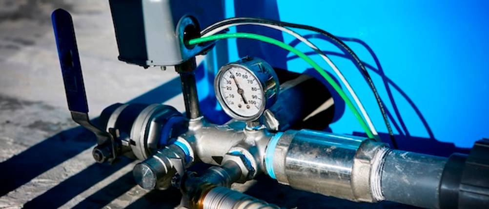 Einhell-Hauswasserwerk im Test: Druckanzeige eines Hauswasserwerks.