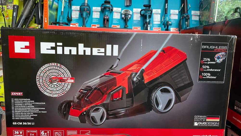 Verpackung von einem getesteten Rasenmäher der Marke Einhell.
