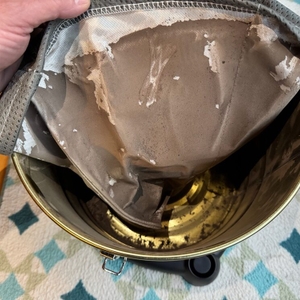 Der verschmutzte Filter des Einhell TC-AV 1720 DW