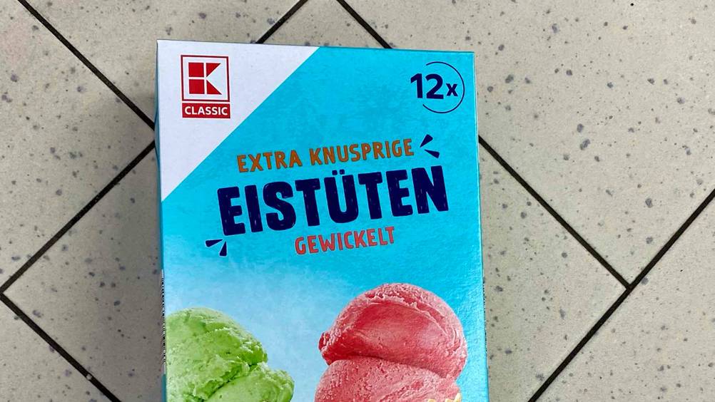 Nahaufnahme der Verpackung der getesteten Eiswaffeln mit Logo und Artikelbezeichnung.