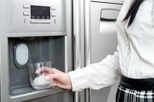 Kühlschrank, Gefrierschrank oder Eiswürfelspender
