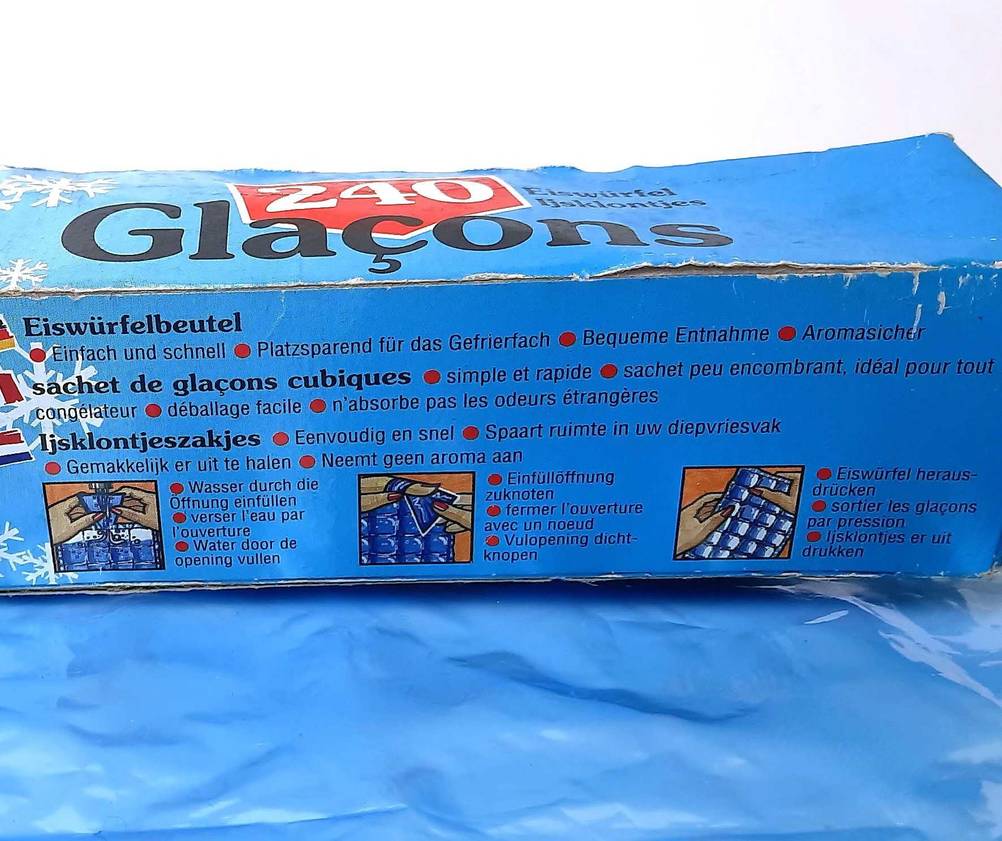 Eiswürfelbeutel getestet: Nahaufnahme der Seite der Verpackung mit Informationen.