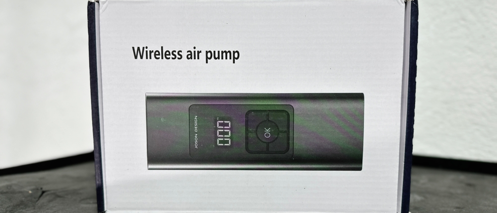 Die Verpackung der Neakhmer-Luftkompressor-Fahrradpumpe mit Produktabbildung und Modellbeschreibung.