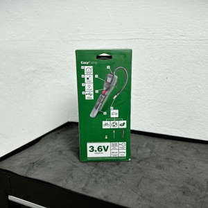 Die Rückseite der Bosch Easypump-Verpackung zeigt die wichtigsten Funktionen und Anwendungsbereiche des Produkts. Das Design hebt die Flexibilität der Pumpe hervor.