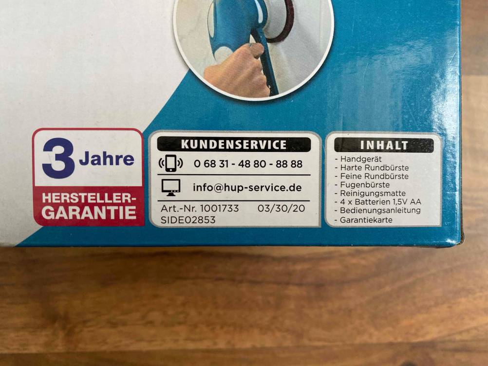 Im Test: Nahaufnahme der Informationen auf der Verpackung einer elektrischen Reinigungsbürste.