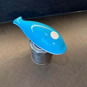 Der elektrische Rosenstein-& Söhne-Sicherheitsdosenöffner auf einer Dose