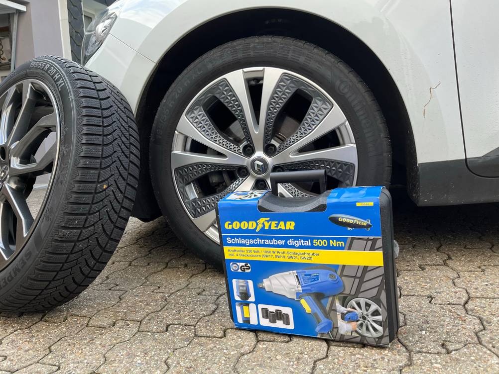 Auf dem Bild: Der elektrische Schlagschrauber 75544 von Goodyear ist perfekt zum festen Anziehen von Schrauben und Muttern Ihrer Reifen geeignet.