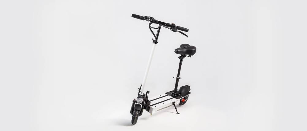 Elektro-Scooter mit Sitz Test