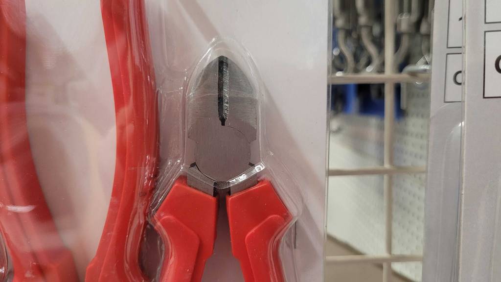 Zangen-Set getestet: Detailansicht einer Schneidezange.