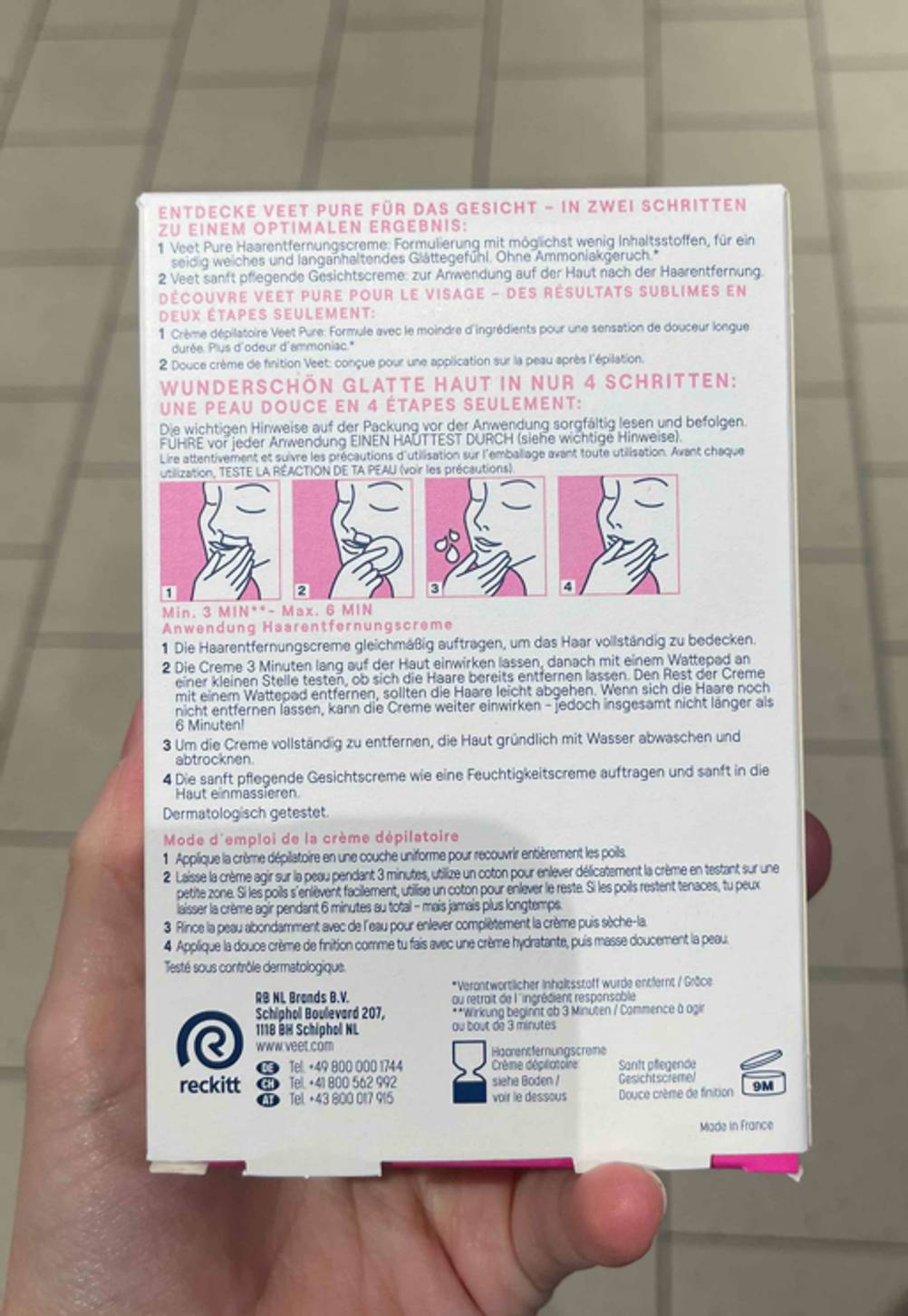 Enthaarungsmittel getestet: Auf der Rückseite der Verpackung steht eine bebilderte Anleitung.