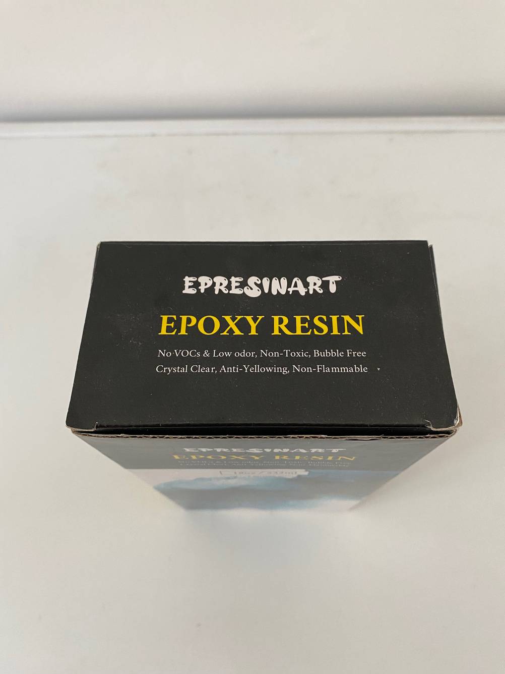Deckel einer Originalverpackung des getesten Epoxidharzes von oben.