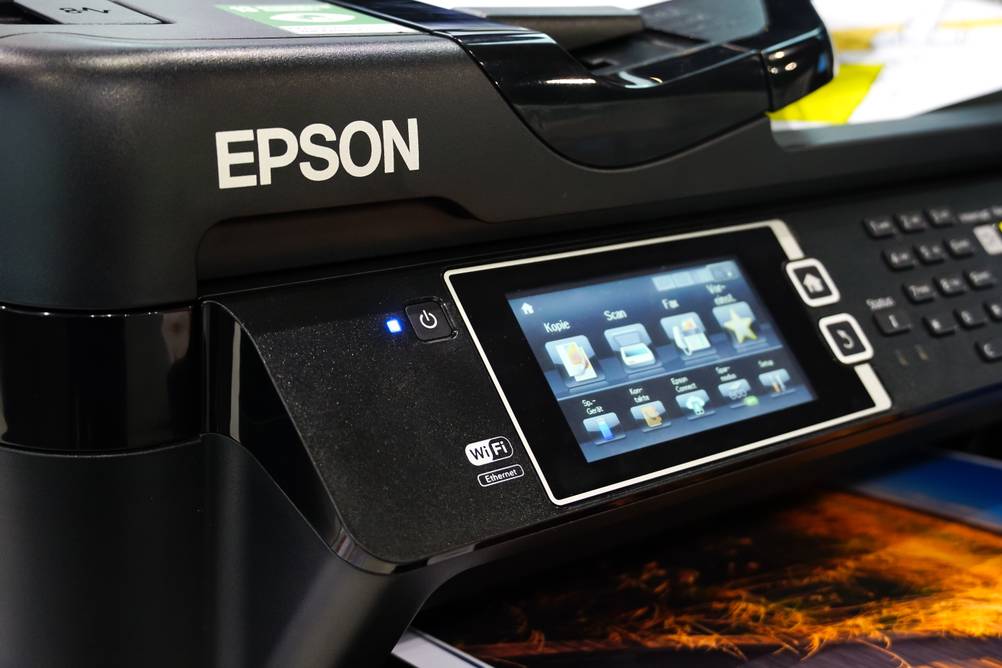 getesteter schwarzer Epson-Ecotank in Nahansicht