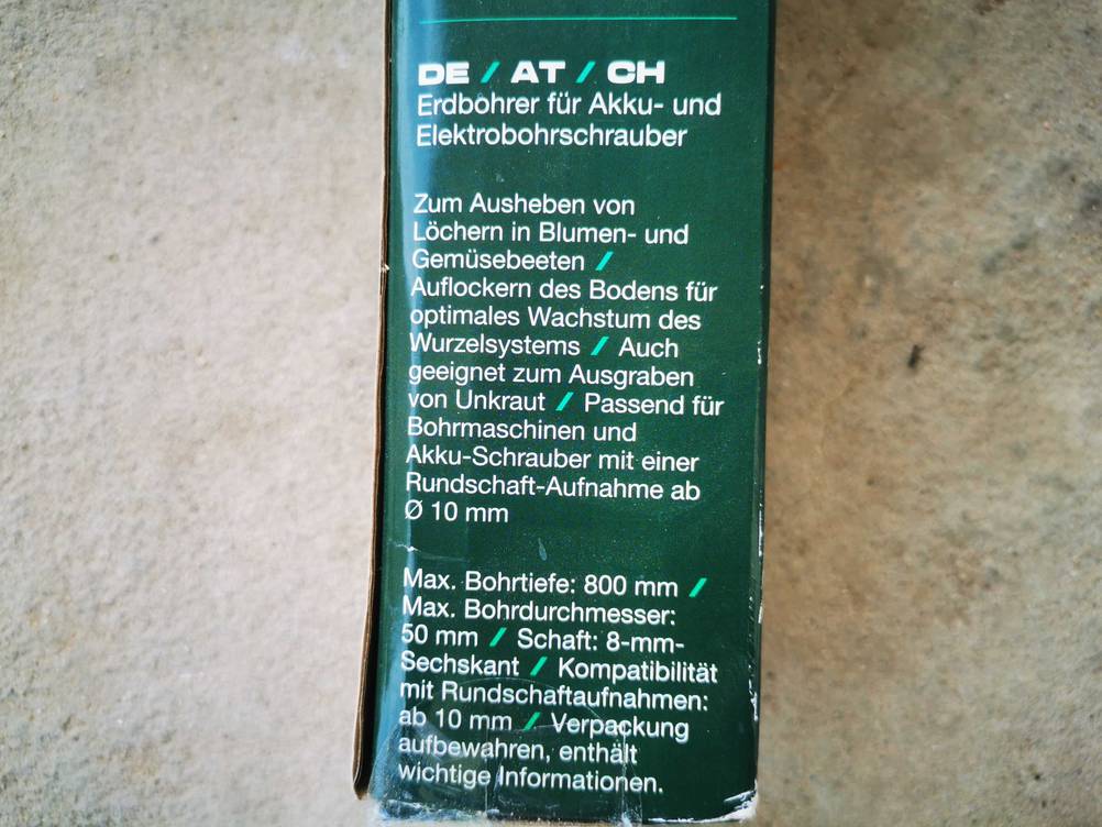 Erdbohrer für Bohrmaschine im Test: Nahaufnahme der Informationen auf der Originalverpackung.