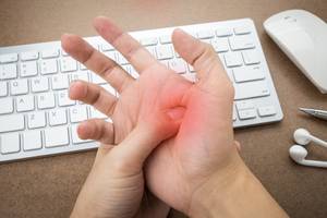 ergonomische-maus-schmerzen-in-der-hand