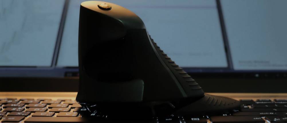 ergonomische-maus-und-tastatur
