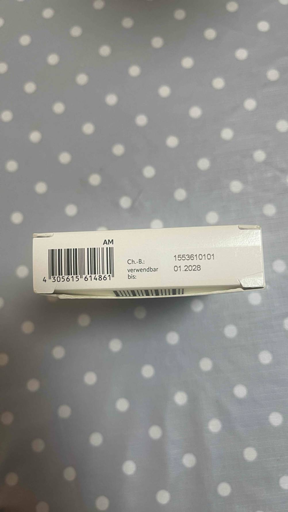Erkältungskapseln Eukalyptusöl getestet: Die Seite der Verpackung mit Haltbarkeitsdatum.