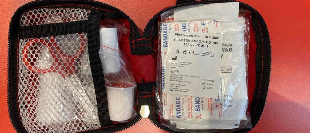 erste-hilfe-set-wandern ausgepackt