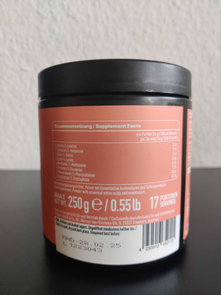Im Test: Rückseite einer Dose des Aminosäure-Komplexes mit Angaben zur Zusammensetztung.