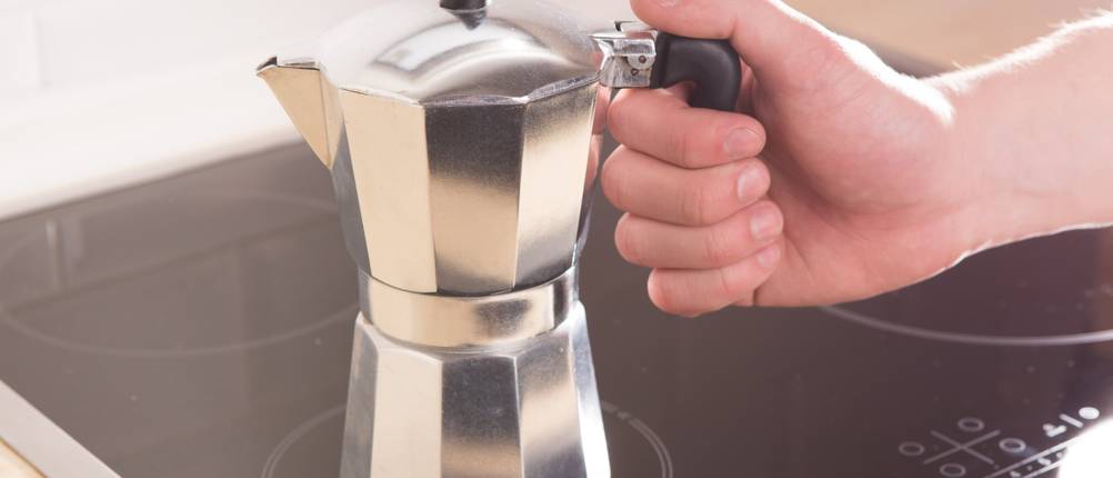 Espressokocher-Induktion-Test in der Küche