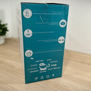 Auf der Rückseite der Verpackung der Casabrews-Espressomaschine sind Zubereitungshinweise aufgedruckt.