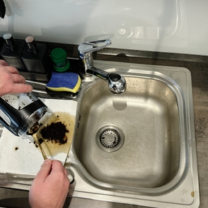 French Press im Test: Espro P3 950 ml wird gereinigt.