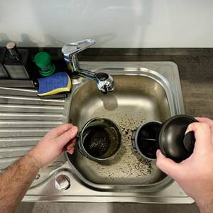 French Press im Test: Espro P3 950 ml wurde über Spüle auseinandergebaut.