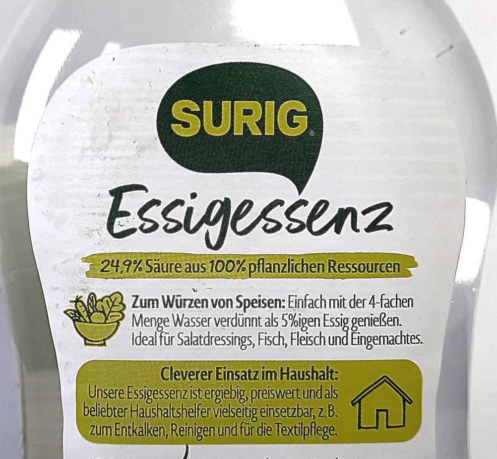 Essigessenz im Test: Nahaufnahme der Rückseite mit Informationen.
