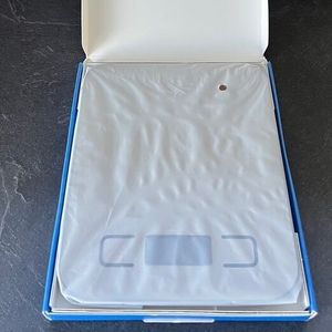 Küchenwaage Etekcity Ek6020 verpackt in Folie im Karton.